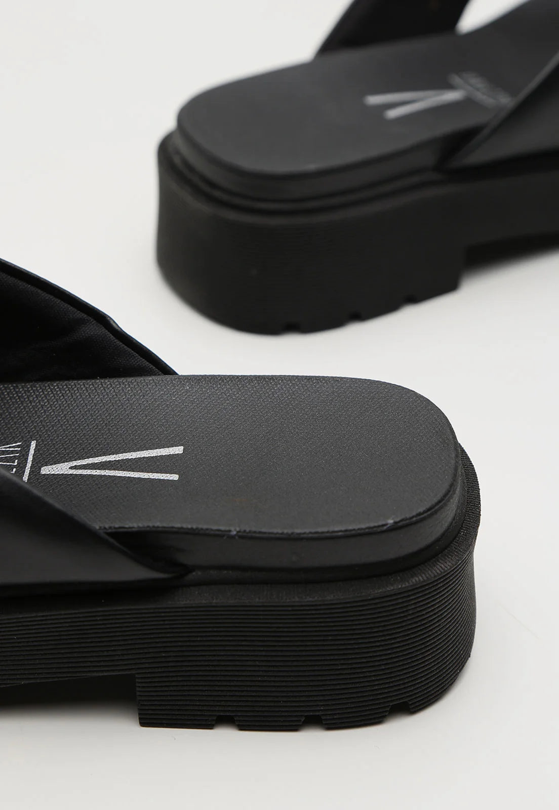 Sandália Tratorado Vizzano Lisa Preta - Imagem 4