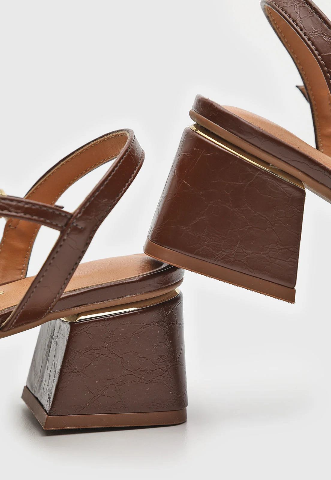 Sandália Vizzano Detalhe Metalizado Marrom - Imagem 4