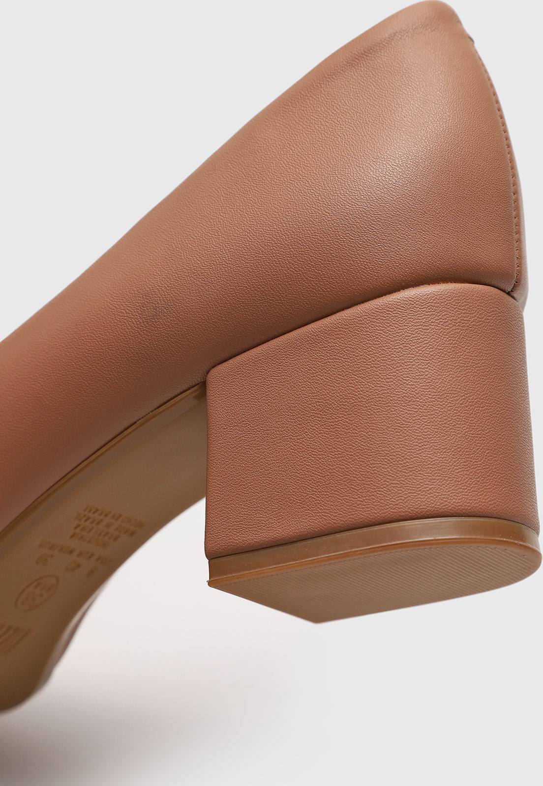 Scarpin Vizzano Salto Grosso Preto - Imagem 10